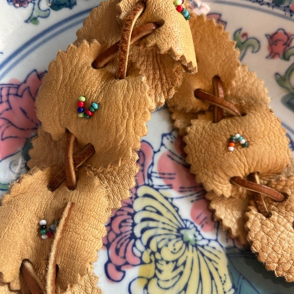 Handcrafted Native American Beaded Tan Leather Tie Headband Headrest - Picture 14 of 15